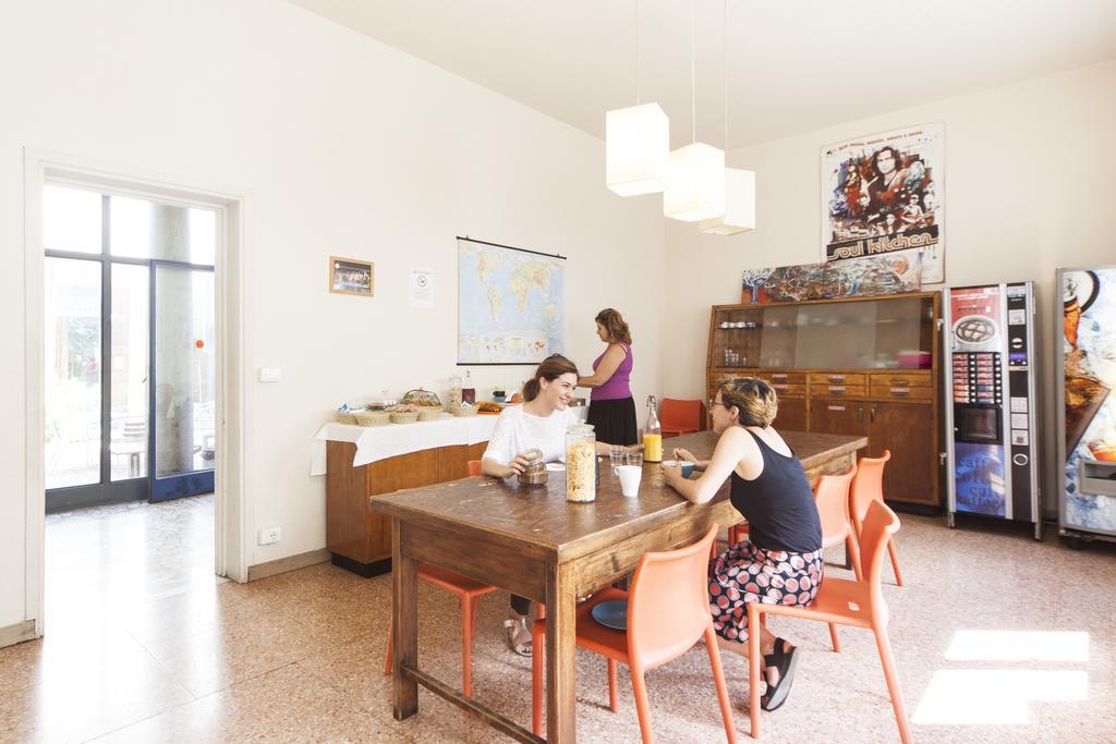 Ostellolinda Milaan Buitenkant foto